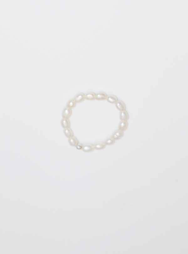 Small pearly pearl ring