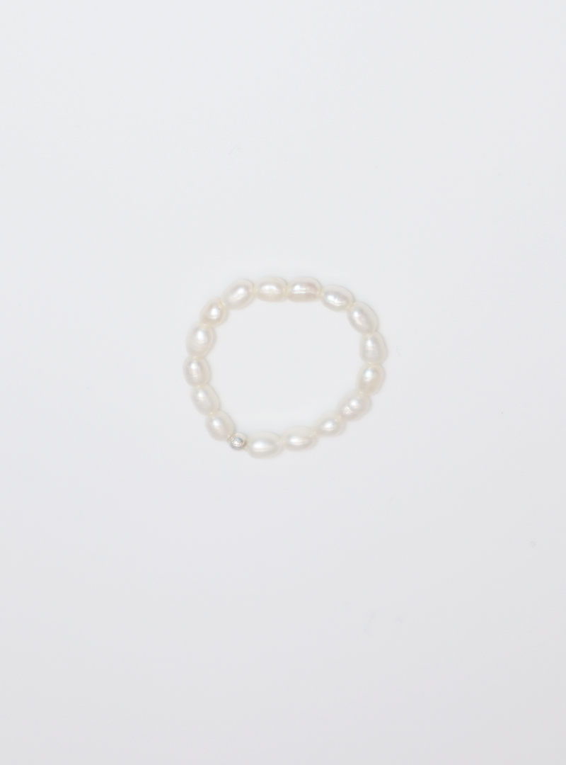 Small pearly pearl ring