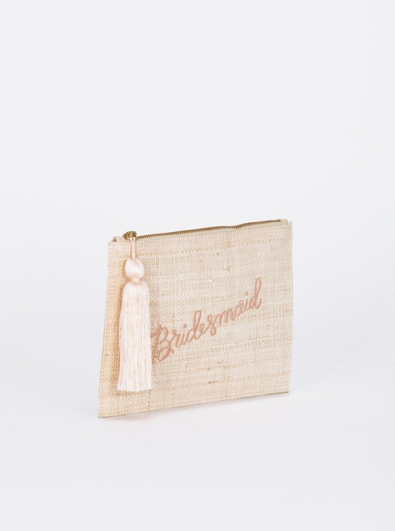 Bridesmaid bestickte Tasche aus geflochtenem Stroh - weddorable