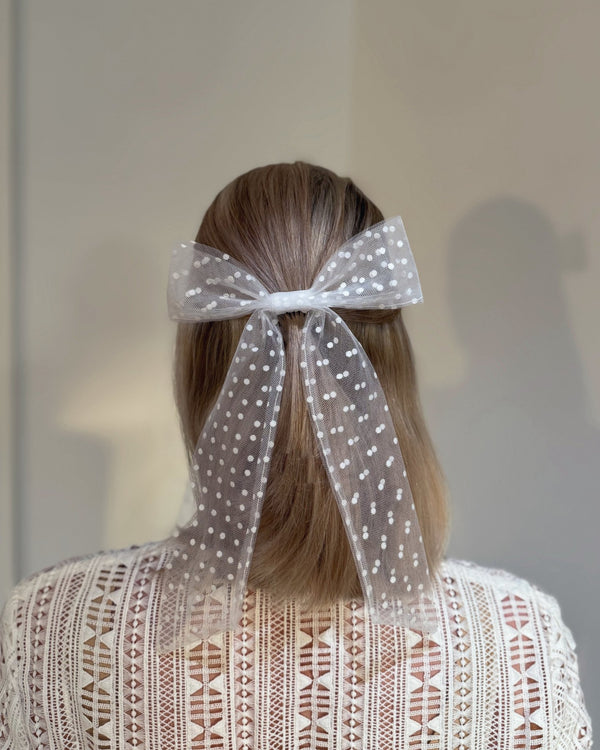 Cherie Braut Haarschleife aus Tüll mit Punkten - weddorable