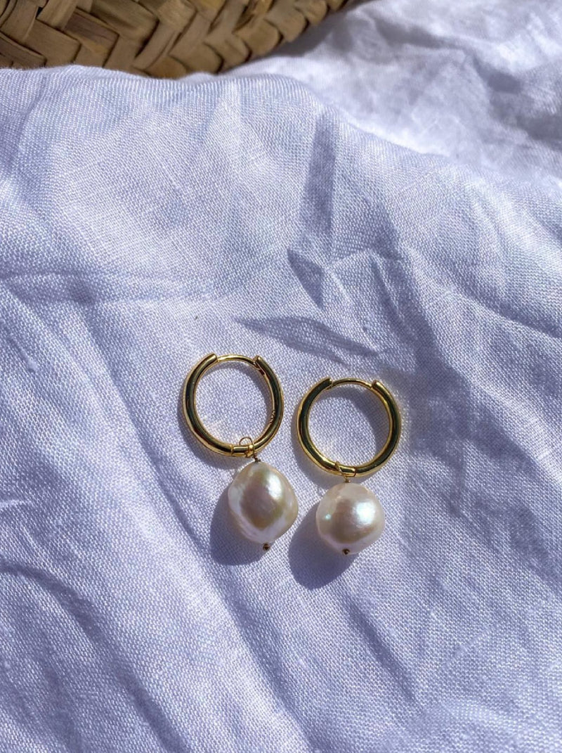 Pearly Round Thick Hoops Ohrringe aus Süßwasserperlen - weddorable