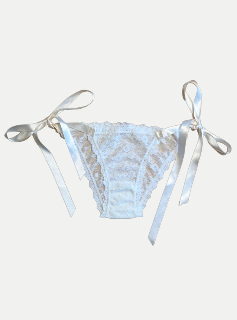 Peek-a-Boo Spitzen Side Tie Bikini - weddorable