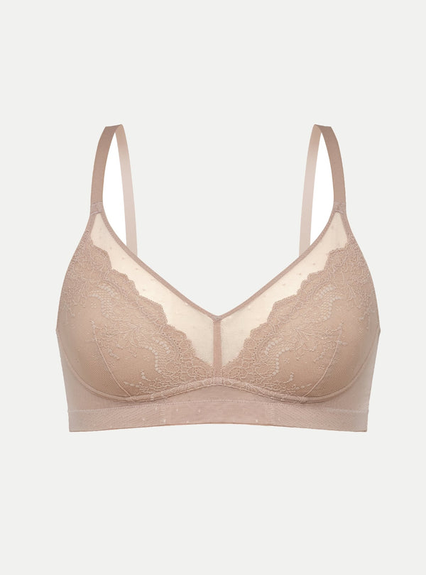 Spotlight on Lace Bralette - weddorable